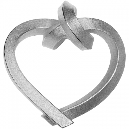 KNOTENSCHMUCK. Gebundenes Herz in Silber. Halsschmuck mit Bedeutung. Herz- das Symbol für die Verbundenheit zweier Menschen.