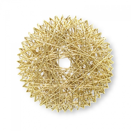 Niessing Filo doro Anhänger in Gelbgold 750. Mit seiner ungewöhnlich chaotischen Wicklung zieht er die Blicke auf sich.