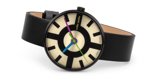Walter Gropius Uhr mit Saphirglas, Echlederband, Miyotawerk und 5 ATM Wasserdichte.
Die Uhr ist eine limited Edition.